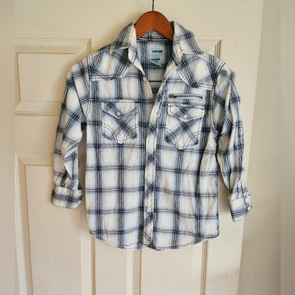 Uproar 8 Button Up Good Condition